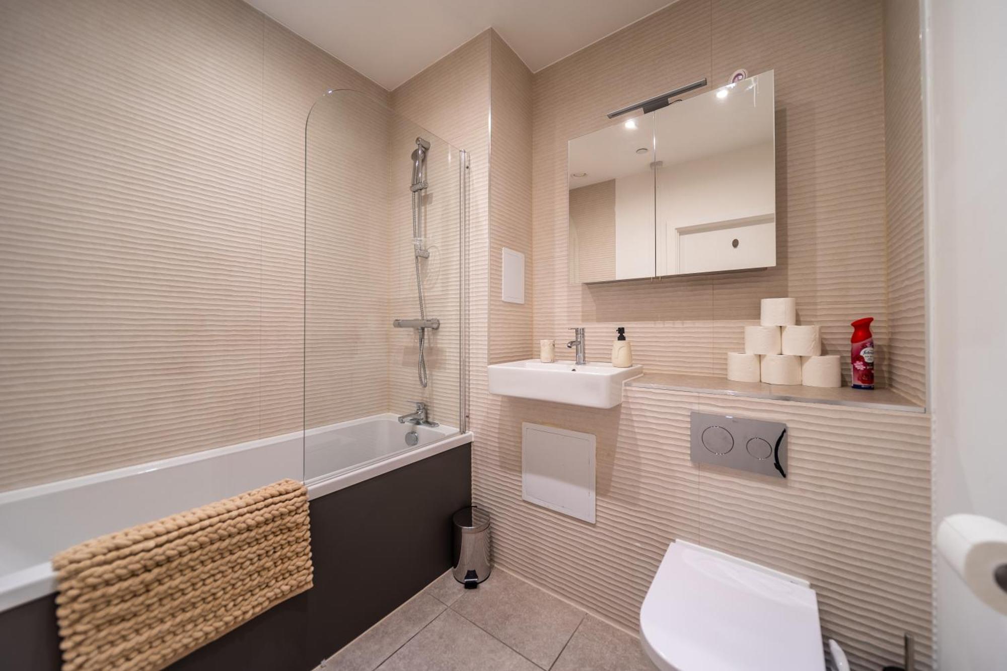 The Essex Apartments - Ashby House Chelmsford Bagian luar foto