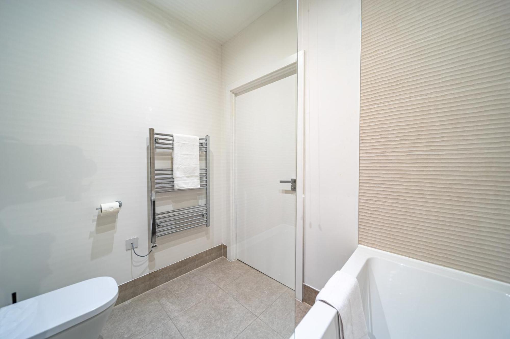 The Essex Apartments - Ashby House Chelmsford Bagian luar foto